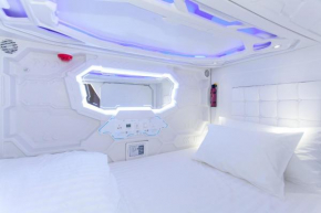 Avagard Capsule Hotel - Suvarnabhumi Airport, 